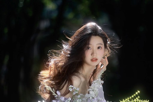 原来她早已结婚丈夫是国家一级演员如今定居上海被家人宠成宝 原来她早已结婚丈夫是国家一级演员如今定居上海被家人宠成宝